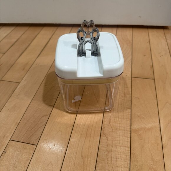 Clear Plastic Pop Top Dog / Cat Treat Container Canister - Picture 5 of 10